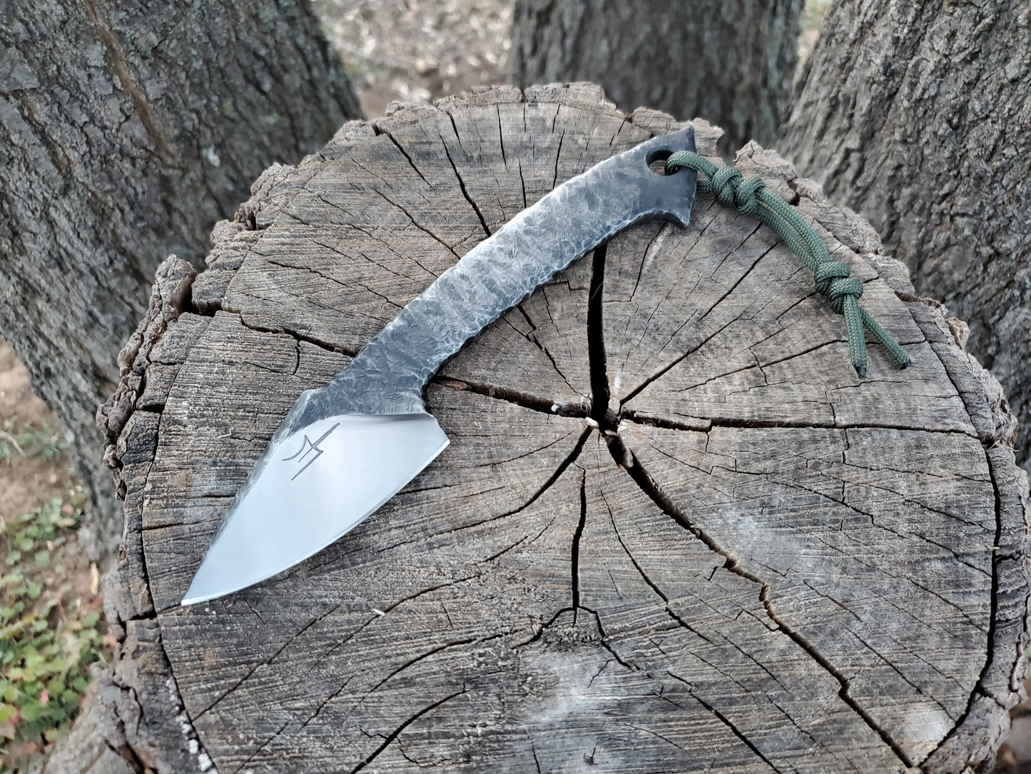 Hand Forged 80CRV2 Knife with a Textured Style Handle