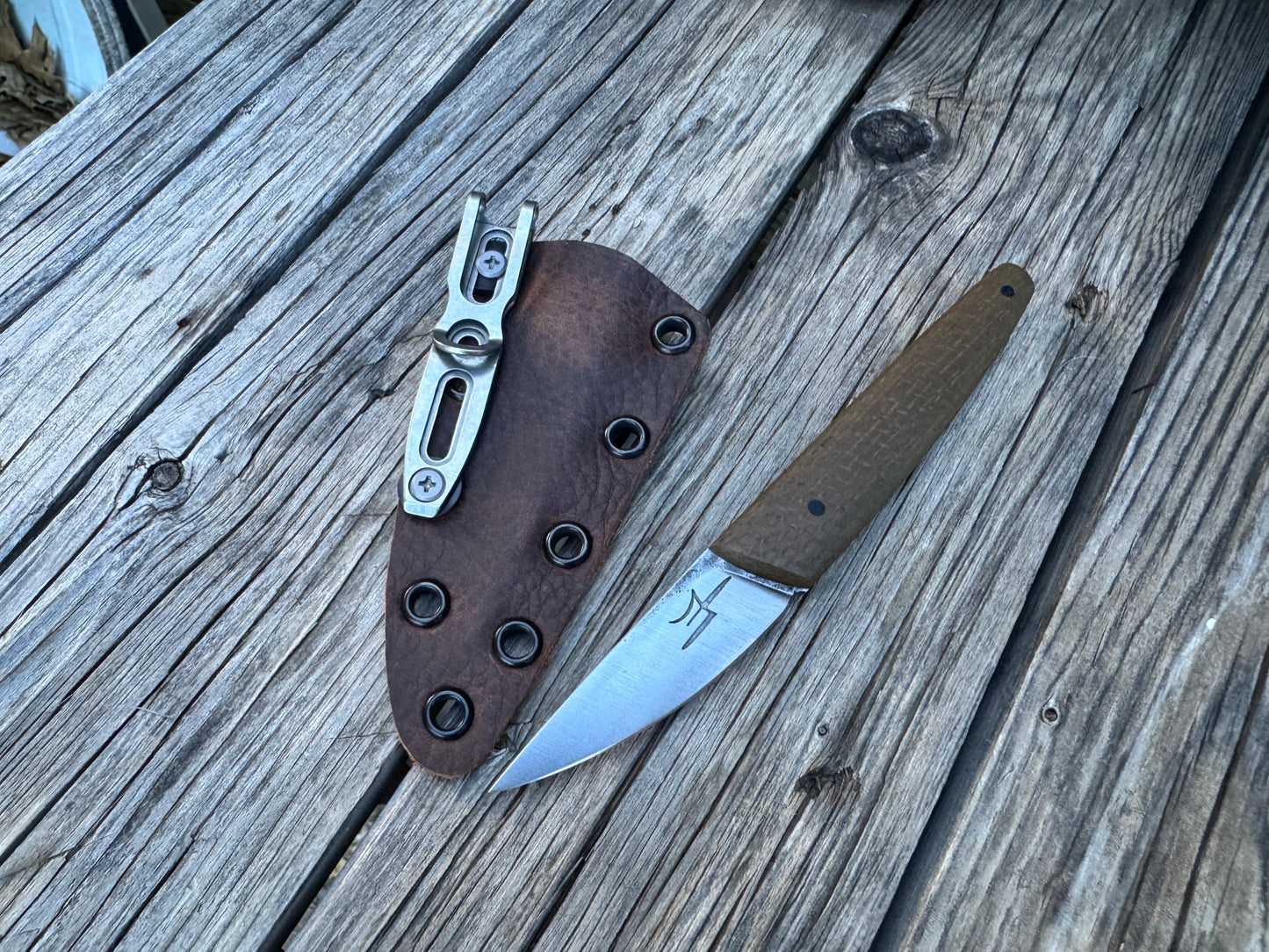 Farmers Market Blade in Brownish/Green Burlap Micarta