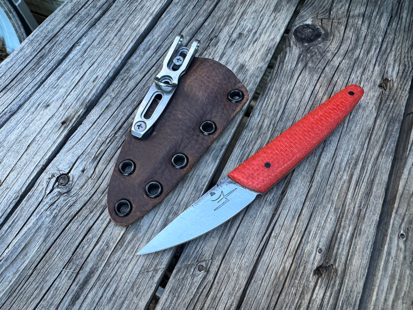 Farmers Market Blade in Redish/Orange Burlap Micarta