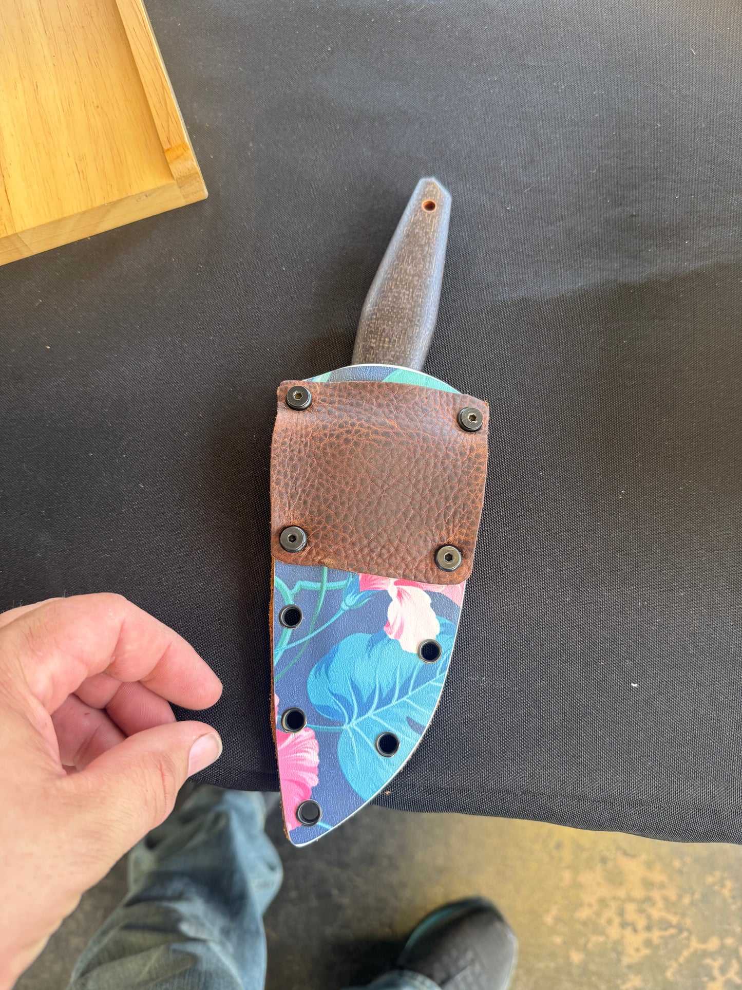 Hawaiian shirt blade